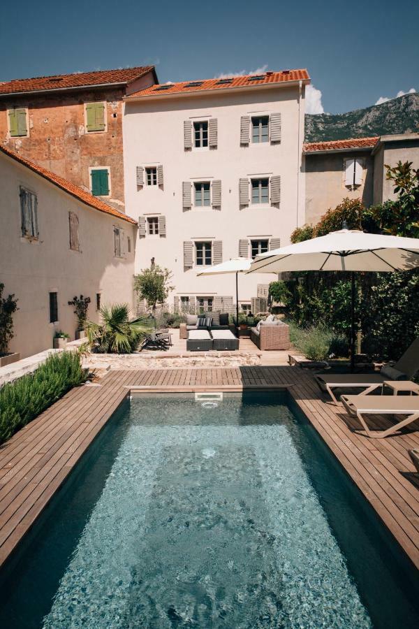 Palazzo Sbutega Bed & Breakfast Котор Екстериор снимка